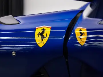 FERRARI 812 Competizione ATELIER 1 OF 1 CARBON LIFT CAM