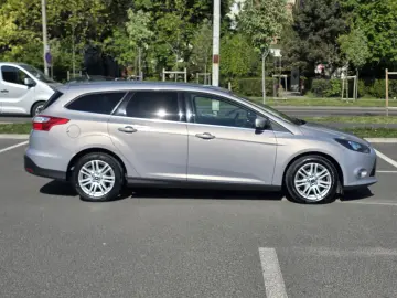 Rate fixe   Navi   Camera   Încălzire scaune   Climatronic