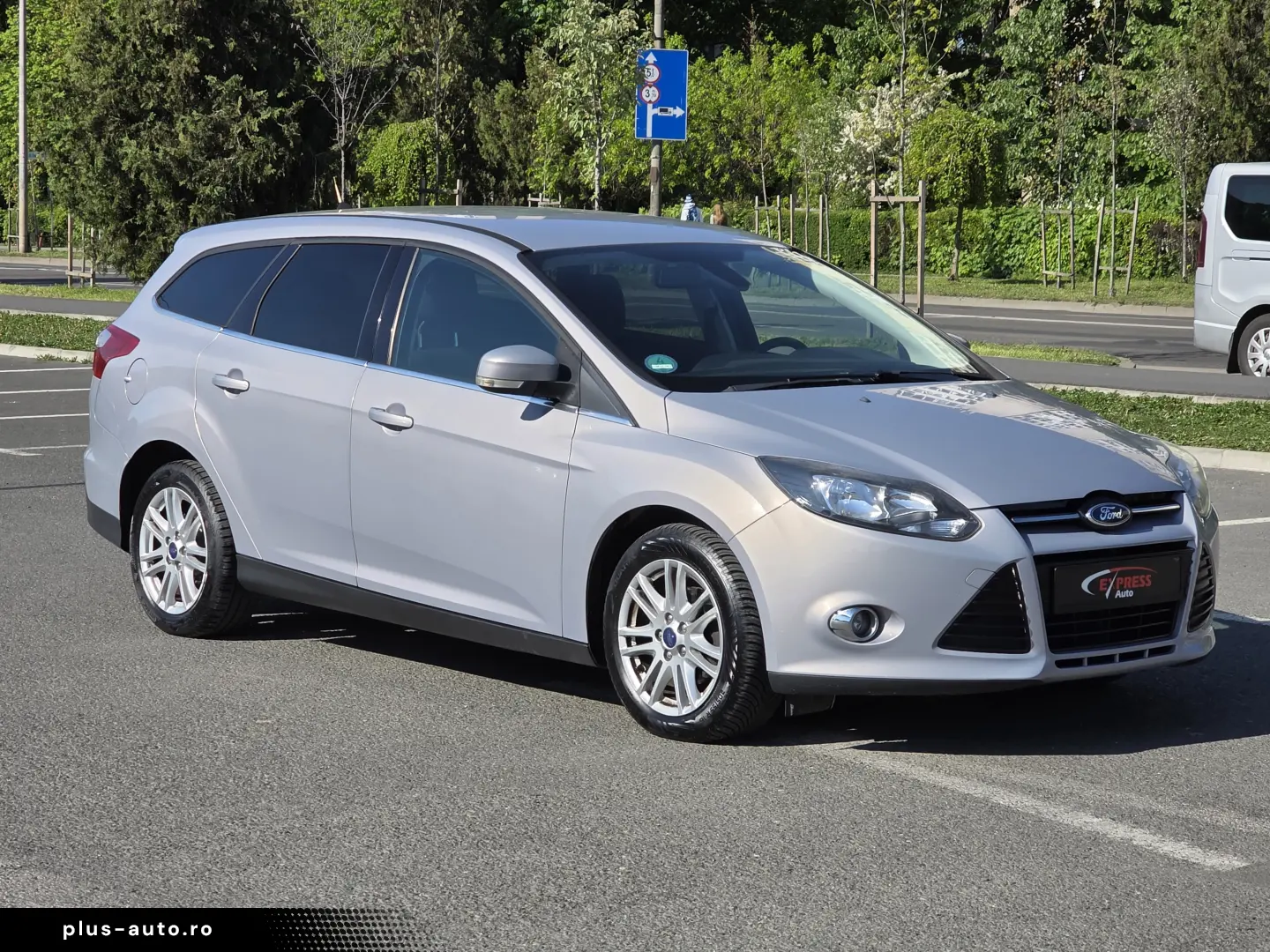 Rate fixe   Navi   Camera   Încălzire scaune   Climatronic