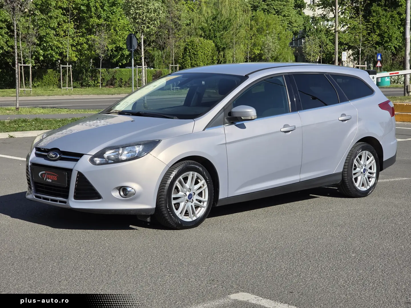 Rate fixe   Navi   Camera   Încălzire scaune   Climatronic