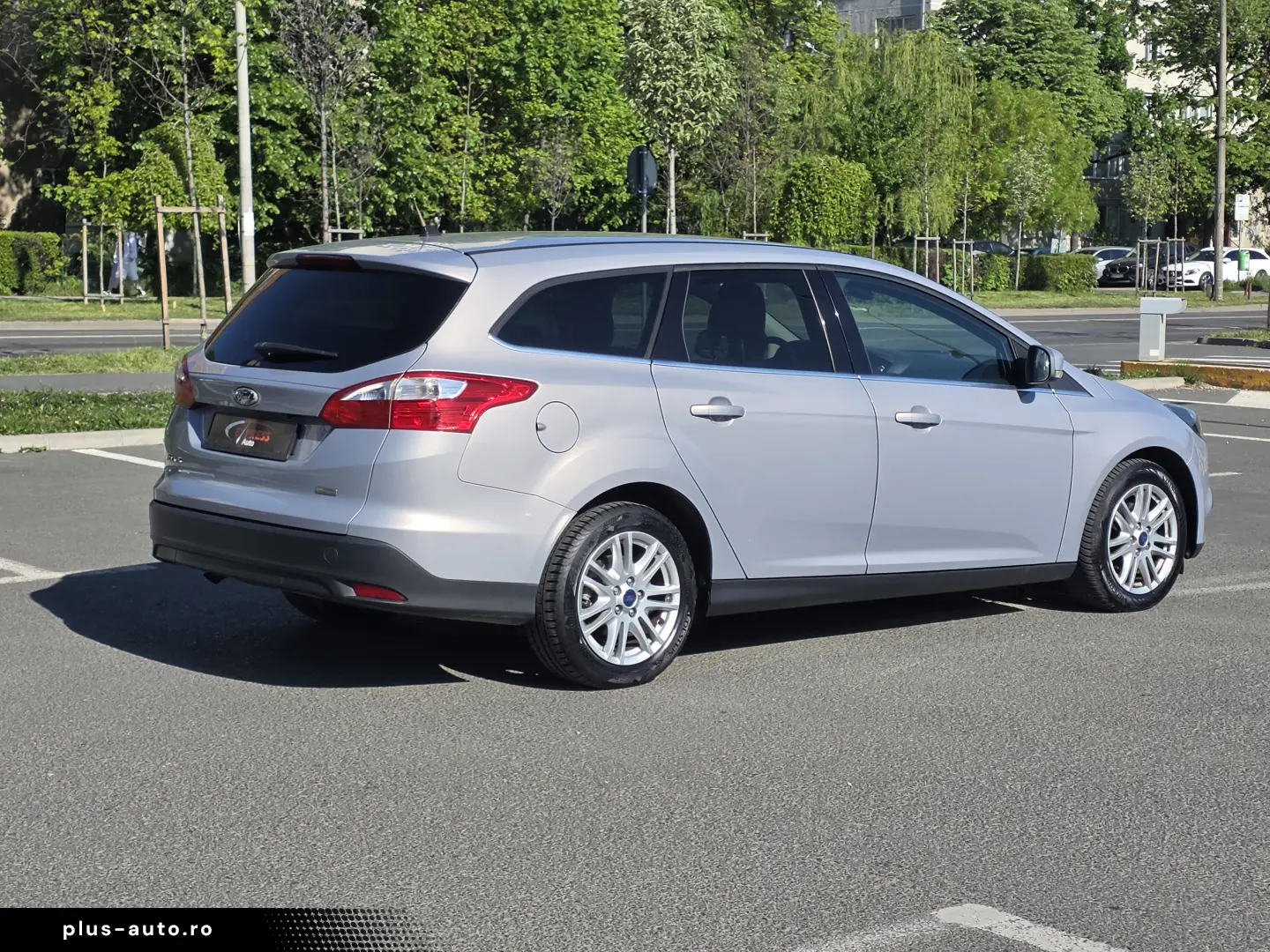 Rate fixe   Navi   Camera   Încălzire scaune   Climatronic