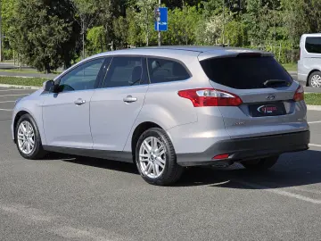 Rate fixe   Navi   Camera   Încălzire scaune   Climatronic