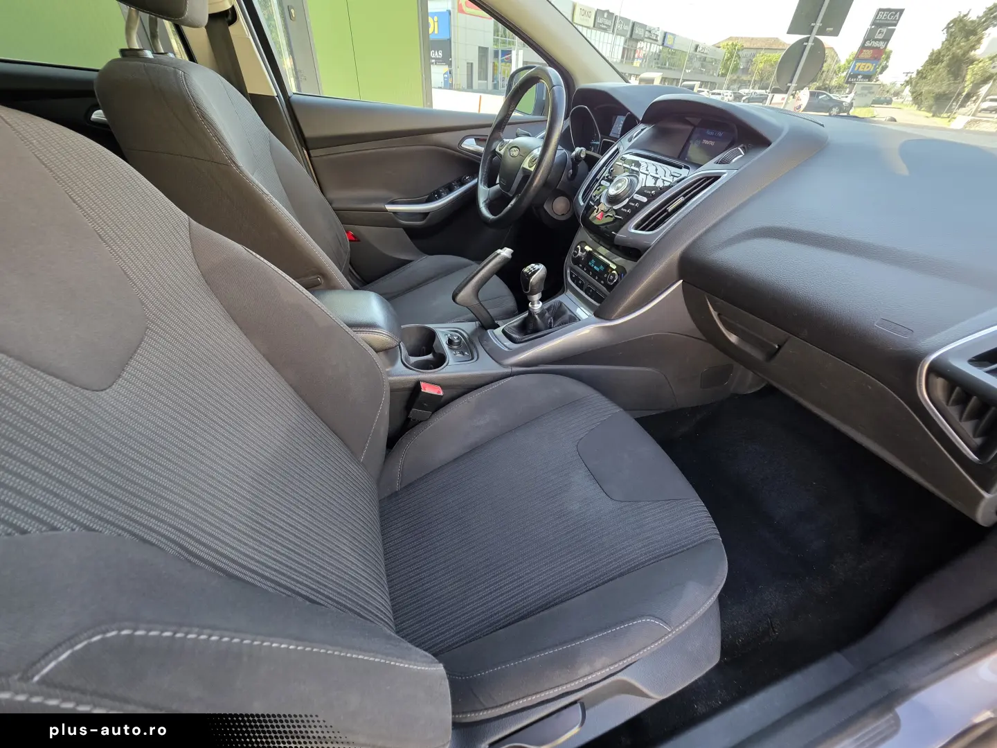 Rate fixe   Navi   Camera   Încălzire scaune   Climatronic