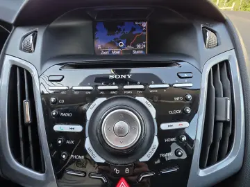 Rate fixe   Navi   Camera   Încălzire scaune   Climatronic