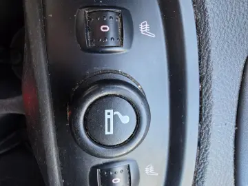 Rate fixe   Navi   Camera   Încălzire scaune   Climatronic