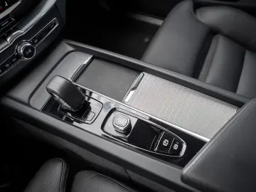 Volvo XC60 B4 Plus Dark