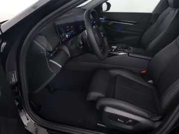 BMW 520i Limousine G60