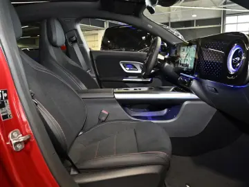 Mercedes-Benz CLA 200 mit EQ Technologie AMG Line