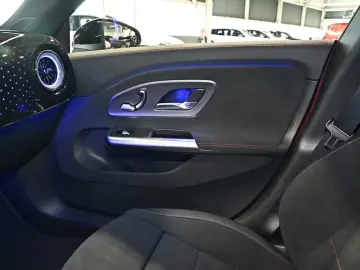 Mercedes-Benz CLA 200 mit EQ Technologie AMG Line