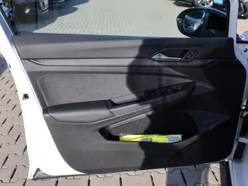 Volkswagen Golf VIII GTI 2 0 l TSI DSG