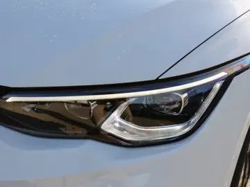 Volkswagen Golf VIII GTI 2 0 l TSI DSG