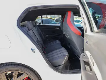 Volkswagen Golf VIII GTI 2 0 l TSI DSG