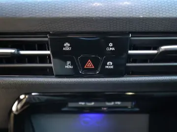 Volkswagen Golf VIII GTI 2 0 l TSI DSG