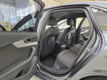 Audi A4 Limo 40 TFSI S Line App-Connect