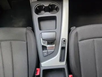 Audi A4 Limo 40 TFSI S Line App-Connect