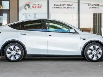 Tesla Model Y Long Range DUAL MOTOR AWD