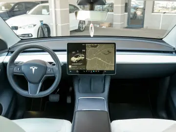 Tesla Model Y Long Range DUAL MOTOR AWD