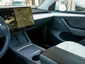Tesla Model Y Long Range DUAL MOTOR AWD