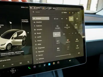 Tesla Model Y Long Range DUAL MOTOR AWD