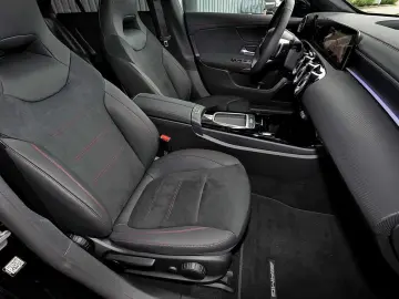 MERCEDES-BENZ CLA 200 Coupé AMG 360  LED Pano Smartp&hellip;