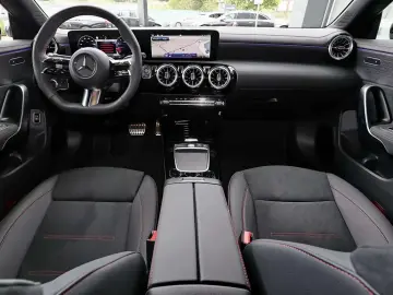 MERCEDES-BENZ CLA 200 Coupé AMG 360  LED Pano Smartp&hellip;