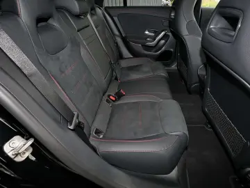 MERCEDES-BENZ CLA 200 Coupé AMG 360  LED Pano Smartp&hellip;