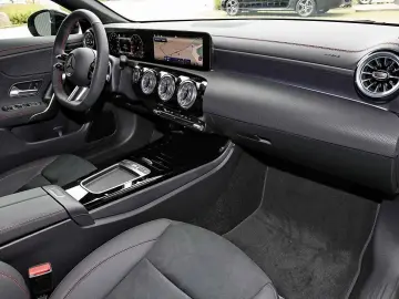 MERCEDES-BENZ CLA 200 Coupé AMG 360  LED Pano Smartp&hellip;