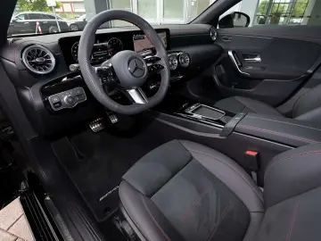 MERCEDES-BENZ CLA 200 Coupé AMG 360  LED Pano Smartp&hellip;