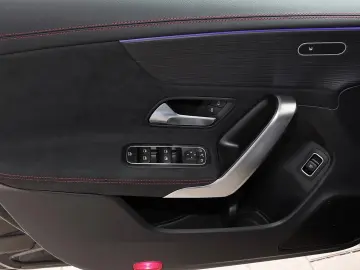 MERCEDES-BENZ CLA 200 Coupé AMG 360  LED Pano Smartp&hellip;