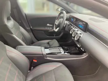 MERCEDES-BENZ CLA 200 Coupe AMG Distr Pano LED Kam N&hellip;