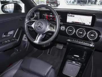 MERCEDES-BENZ CLA 200 Rückfahrkamera Sitzheizung MBU&hellip;