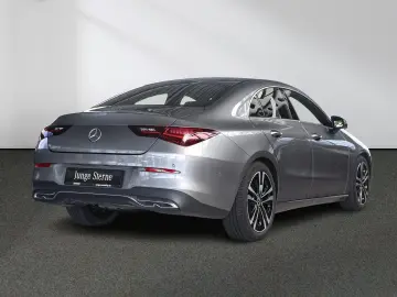 MERCEDES-BENZ CLA 200 Progressive Distronic LED 360 -Kamera