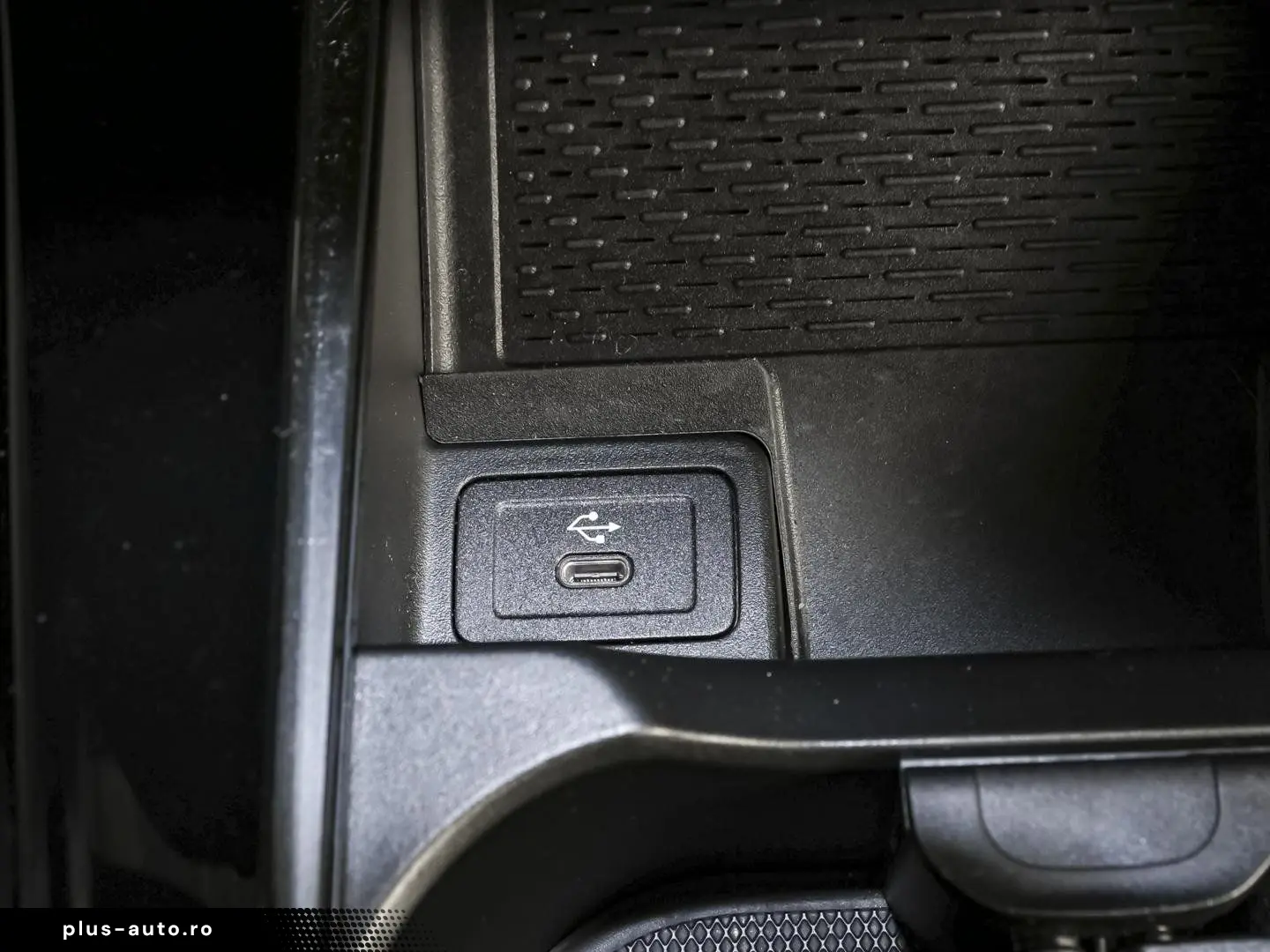 MERCEDES-BENZ CLA 200 Progressive Distronic LED 360 -Kamera