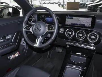 MERCEDES-BENZ CLA 200 Rückfahrkamera Sitzheizung Amb&hellip;