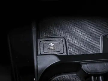 MERCEDES-BENZ CLA 200 Rückfahrkamera Sitzheizung Amb&hellip;