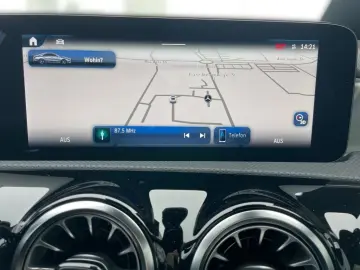 MERCEDES-BENZ CLA 200 Coupé AMG Ambi MBUX AUT LED Navi RKam