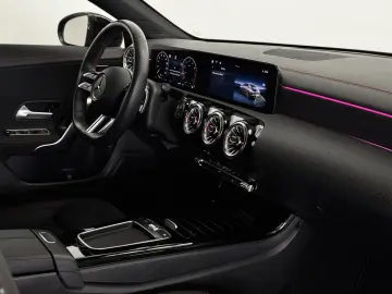 MERCEDES-BENZ CLA 200 AMG Coupe  JungeSterne KeyGo Multibeam