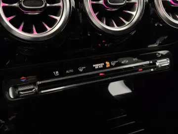 MERCEDES-BENZ CLA 200 AMG Coupe  JungeSterne KeyGo Multibeam