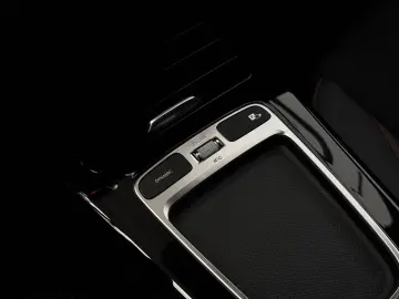 MERCEDES-BENZ CLA 200 AMG Coupe  JungeSterne KeyGo Multibeam