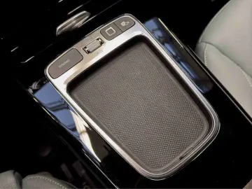 MERCEDES-BENZ CLA 200 AMG NIGHT Keyless SHZ LED Inne&hellip;