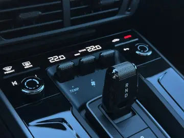 PORSCHE 992 911 Carrera BOSE Sportabgasanlage SHZ