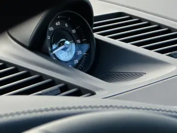 PORSCHE 992 911 Carrera BOSE Sportabgasanlage SHZ