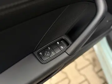 PORSCHE 992 911 Carrera PDLS  XPELL CHRONO ACC GLASDACH