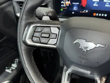 FORD Mustang GT 5.0 Ti-VCT V8 Auto Coupé. 328 kW. 2-t