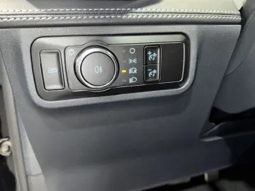 FORD Mustang GT 5.0 Ti-VCT V8 Auto Coupé. 328 kW. 2-t