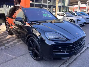 PORSCHE Cayenne E-Hyb Inno · Headup · MY25 · 22 Exclusiv