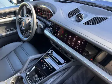 PORSCHE Cayenne E-Hyb Inno · Headup · MY25 · 22 Exclusiv