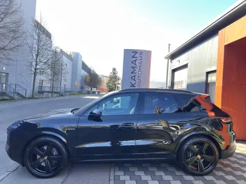 PORSCHE Cayenne E-Hyb Inno · Headup · MY25 · 22 Exclusiv