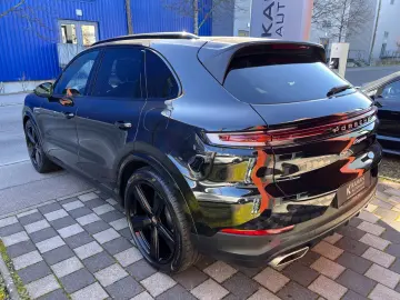 PORSCHE Cayenne E-Hyb Inno · Headup · MY25 · 22 Exclusiv