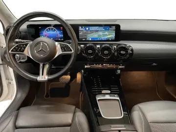 MERCEDES-BENZ A 200 MBUX AHK Cam LED Navi AUT PTS Pa&hellip;